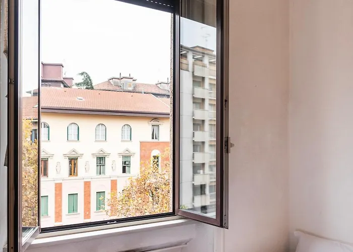 Youhosty - Lodi Rosso 121 * Milán